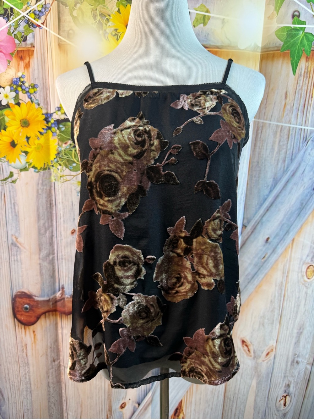 748-Gentle Fawn Black Floral Velvet-Print Camisole
